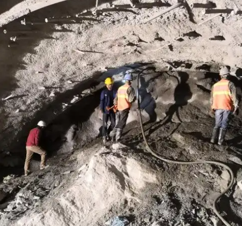 防城港拱顶带模注浆料的施工流程及注意事项